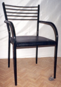 Черен тръбен тапициран стол